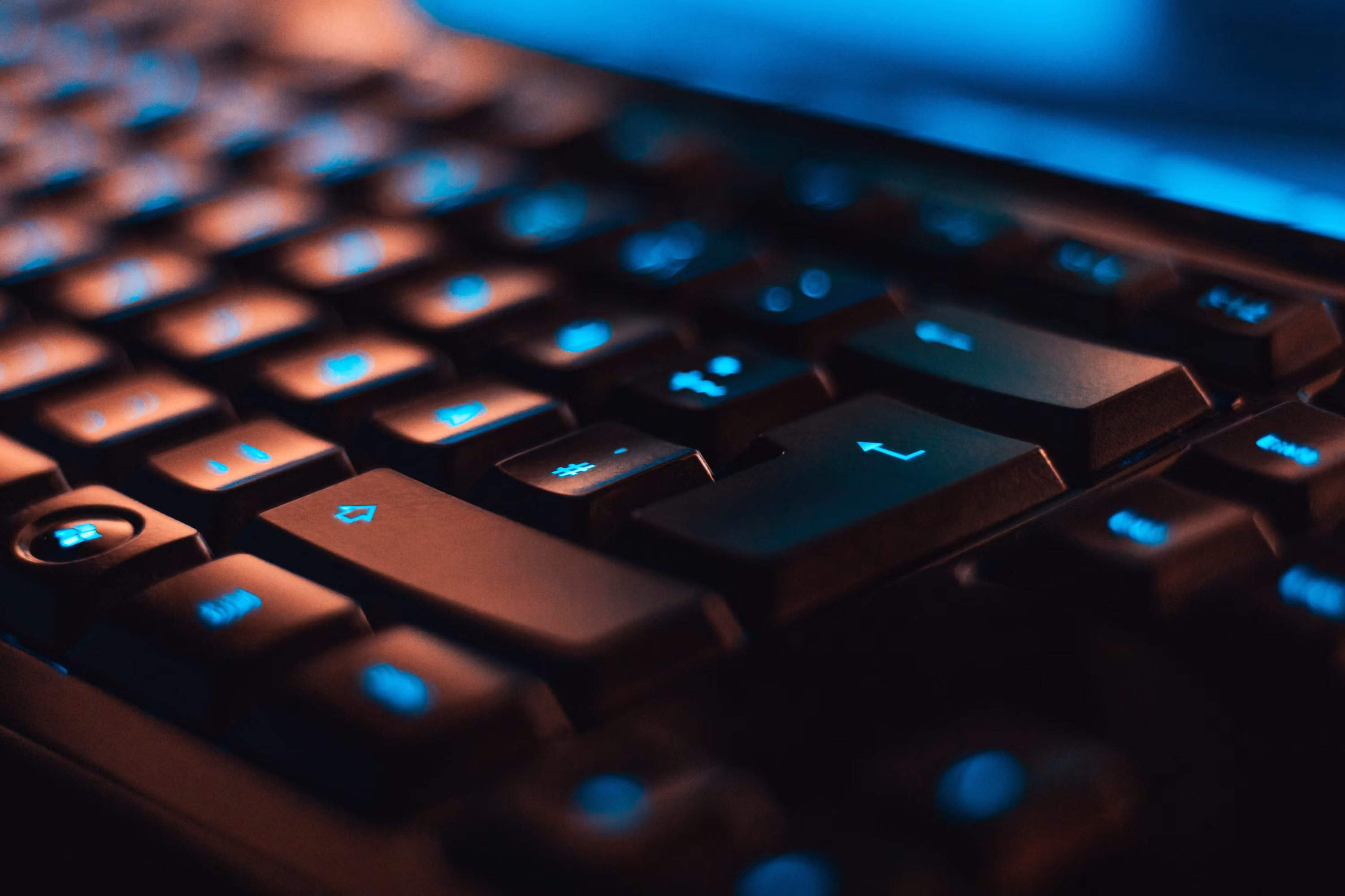 Biztonsági javításokkal és új hardverek támogatásával bővült a Linux 7.3 input alrendszere